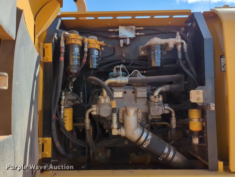 image for item MX9434 2011 John Deere 200D LC excavator