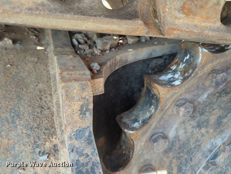 image for item MX9434 2011 John Deere 200D LC excavator