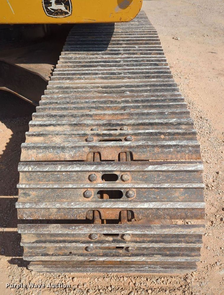 image for item MX9434 2011 John Deere 200D LC excavator