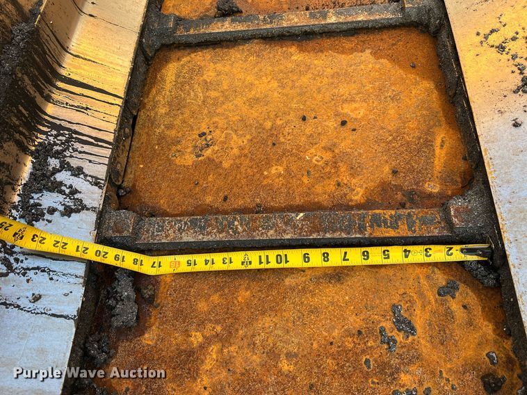 image for item NA9177 2018 Volvo P7170B  paver