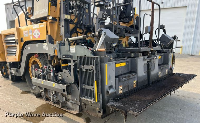 image for item NA9177 2018 Volvo P7170B  paver