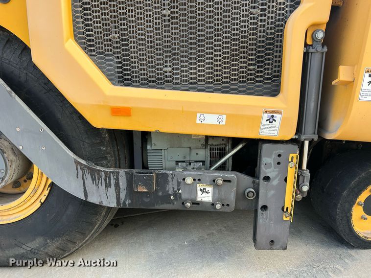 image for item NA9177 2018 Volvo P7170B  paver