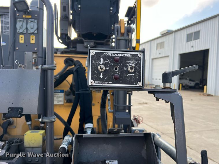 image for item NA9177 2018 Volvo P7170B  paver