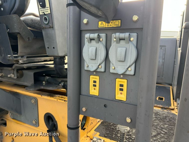 image for item NA9177 2018 Volvo P7170B  paver