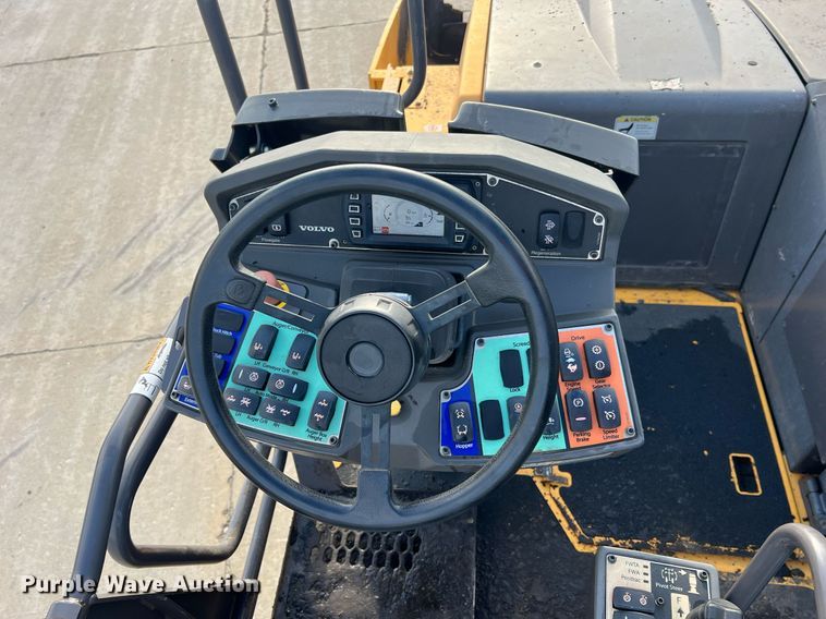 image for item NA9177 2018 Volvo P7170B  paver