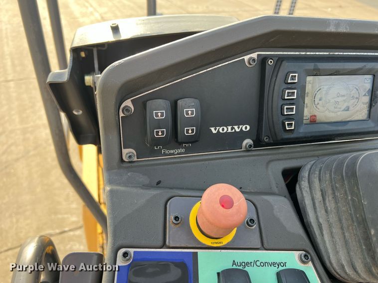 image for item NA9177 2018 Volvo P7170B  paver