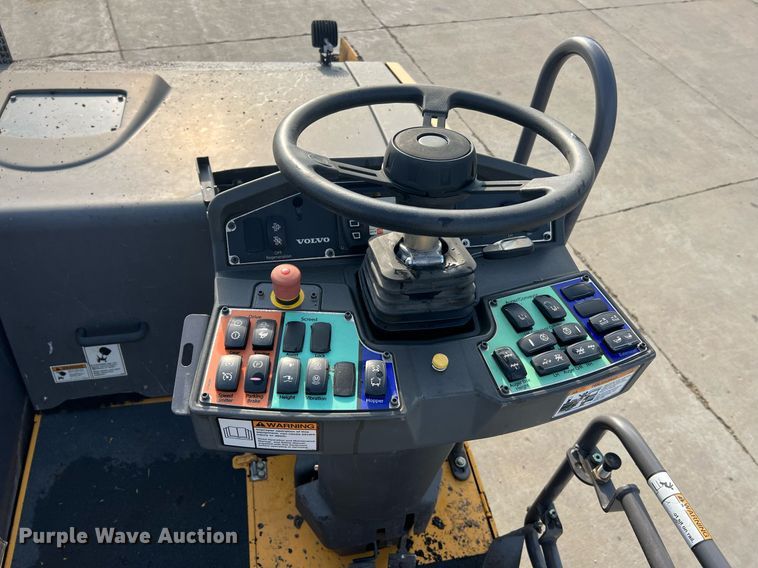 image for item NA9177 2018 Volvo P7170B  paver