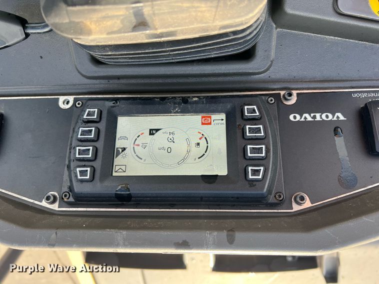 image for item NA9177 2018 Volvo P7170B  paver