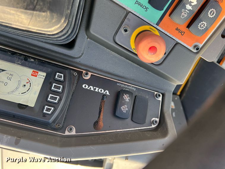 image for item NA9177 2018 Volvo P7170B  paver