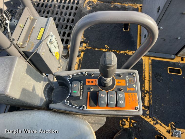 image for item NA9177 2018 Volvo P7170B  paver