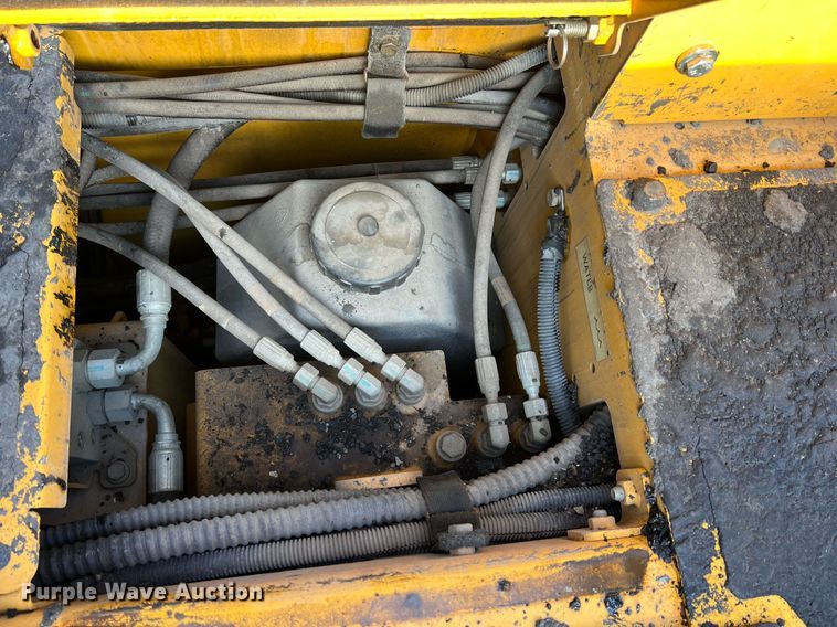 image for item NA9177 2018 Volvo P7170B  paver