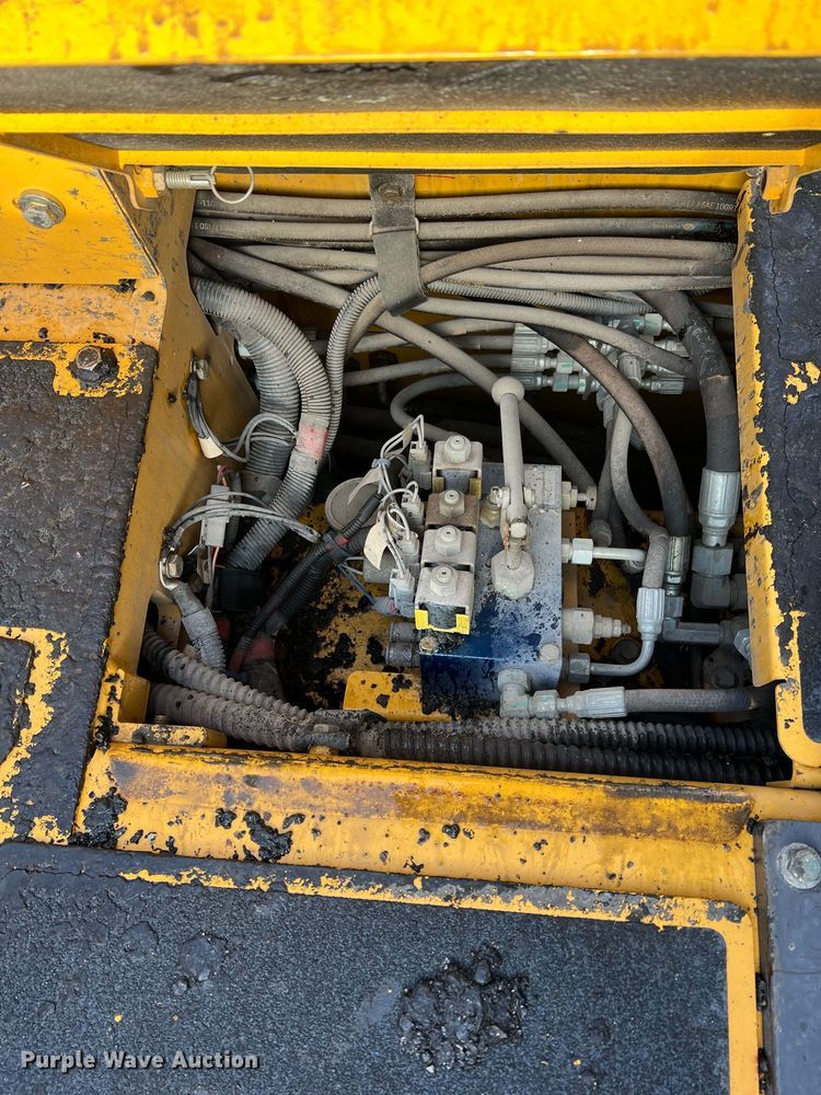 image for item NA9177 2018 Volvo P7170B  paver