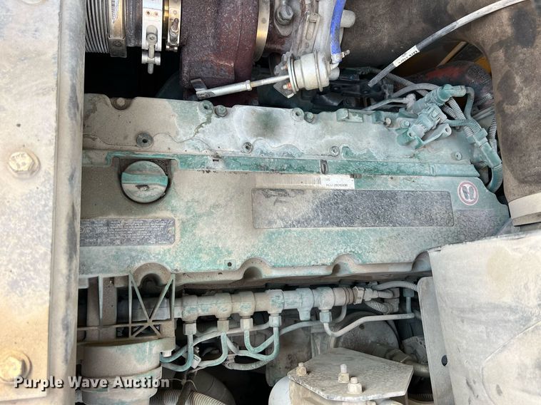 image for item NA9177 2018 Volvo P7170B  paver