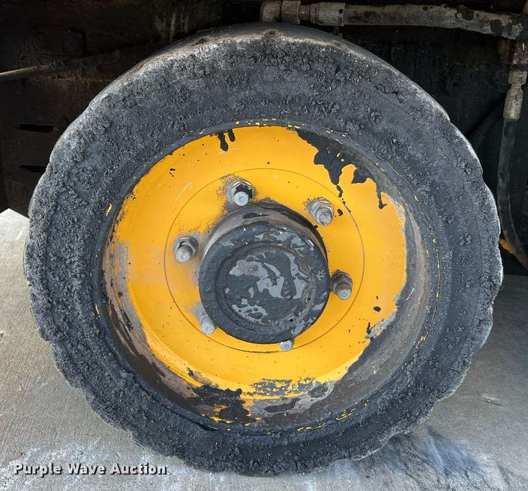 image for item NA9177 2018 Volvo P7170B  paver