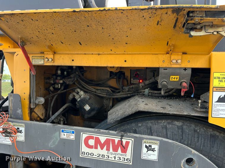 image for item NA9177 2018 Volvo P7170B  paver