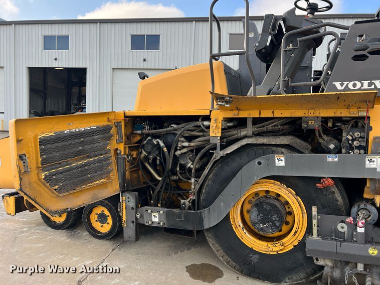 image for item NA9177 2018 Volvo P7170B  paver