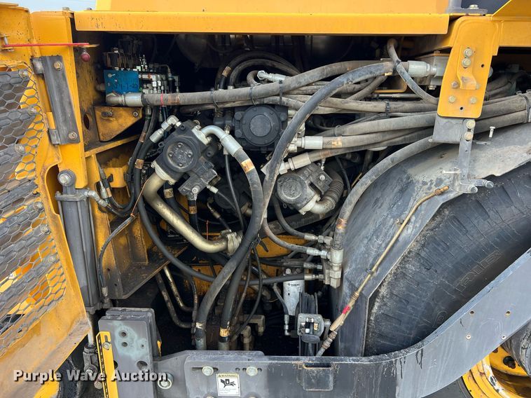 image for item NA9177 2018 Volvo P7170B  paver