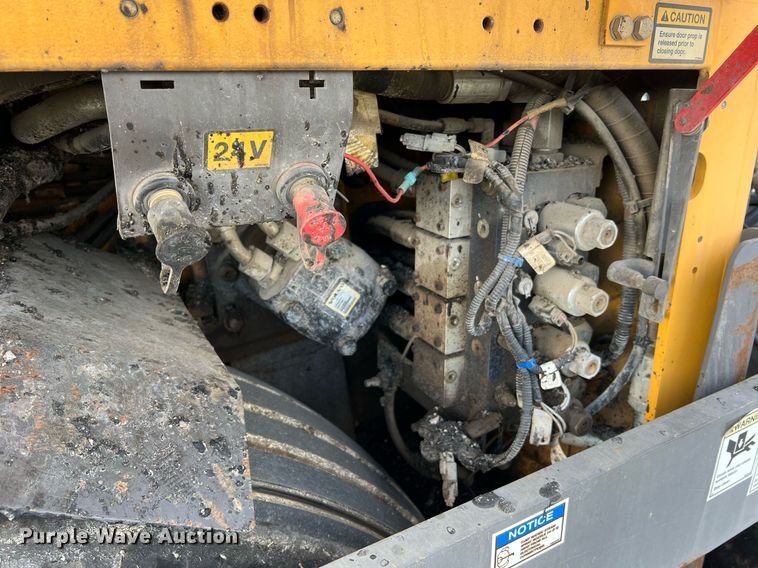 image for item NA9177 2018 Volvo P7170B  paver