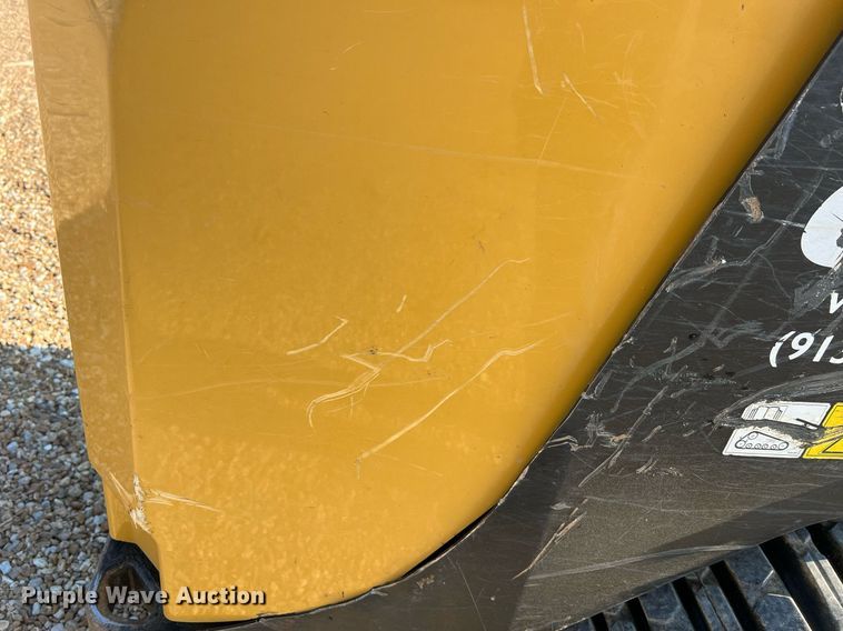 image for item NA9195 2018 ASV RT40  tracked skid steer loader