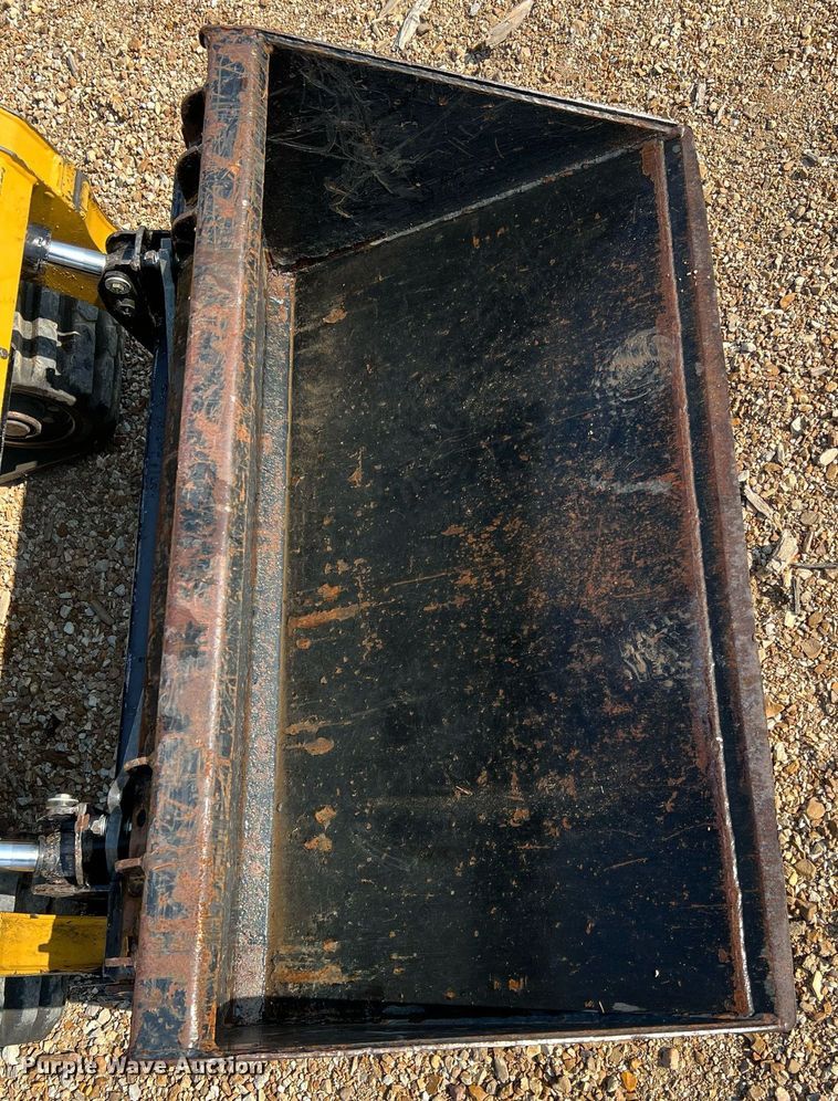 image for item NA9195 2018 ASV RT40  tracked skid steer loader