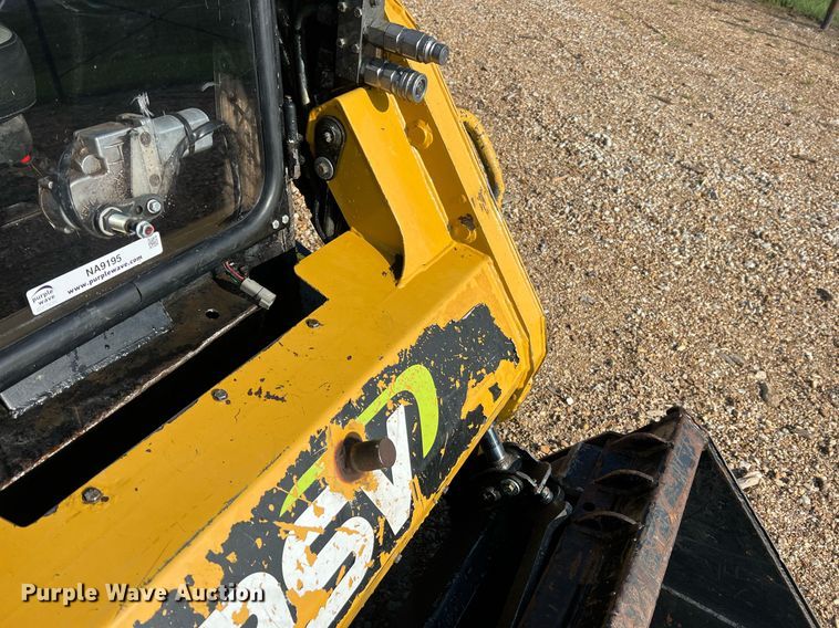 image for item NA9195 2018 ASV RT40  tracked skid steer loader