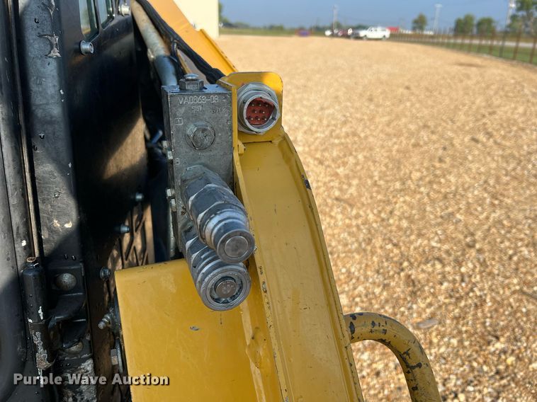 image for item NA9195 2018 ASV RT40  tracked skid steer loader