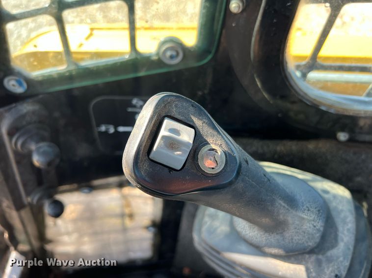 image for item NA9195 2018 ASV RT40  tracked skid steer loader