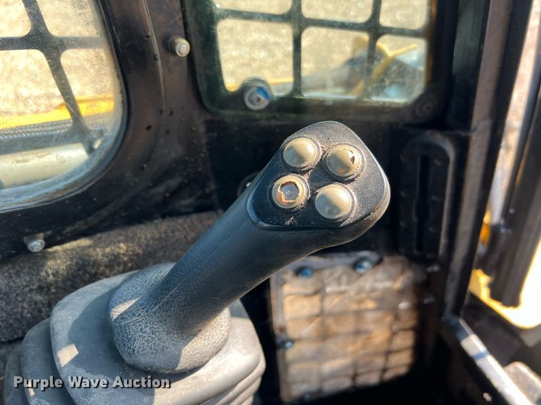 image for item NA9195 2018 ASV RT40  tracked skid steer loader