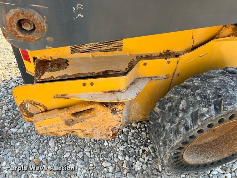 image for item NA9196 2015 John Deere 320E  skid steer loader