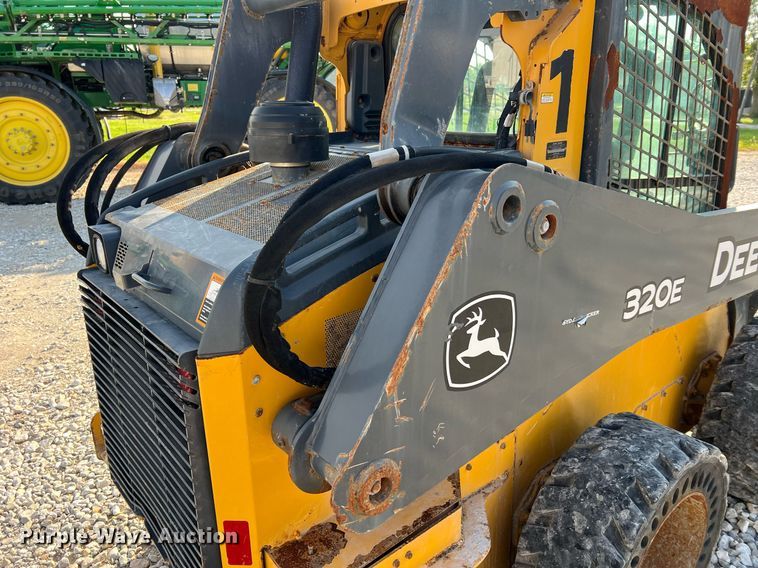 image for item NA9196 2015 John Deere 320E  skid steer loader