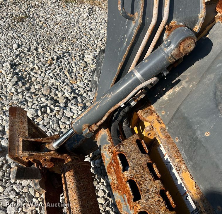 image for item NA9196 2015 John Deere 320E  skid steer loader