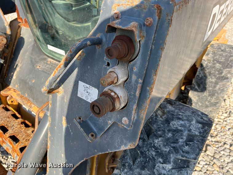 image for item NA9196 2015 John Deere 320E  skid steer loader