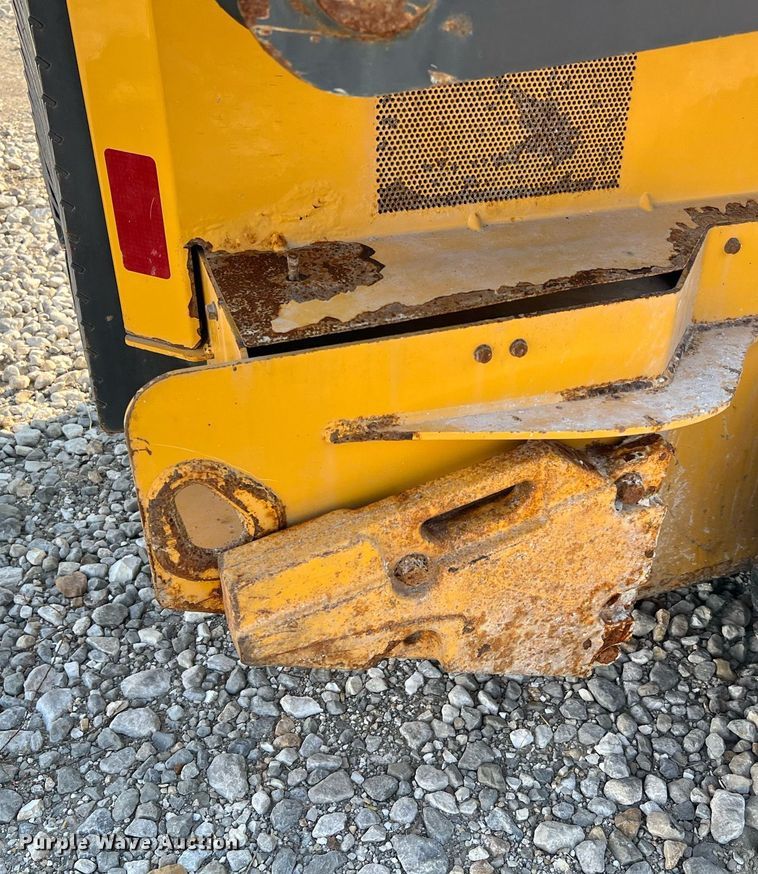 image for item NA9196 2015 John Deere 320E  skid steer loader