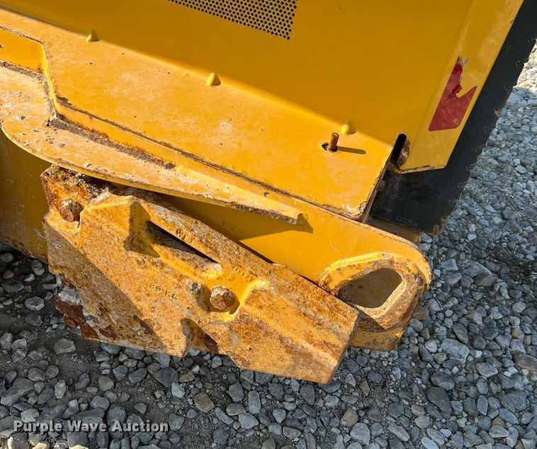 image for item NA9196 2015 John Deere 320E  skid steer loader