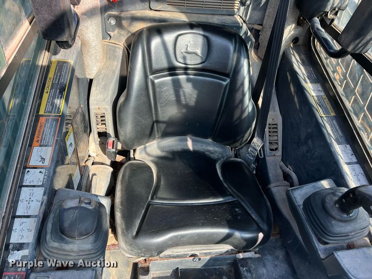 image for item NA9196 2015 John Deere 320E  skid steer loader