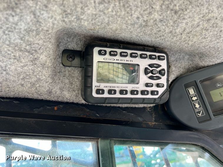 image for item NA9196 2015 John Deere 320E  skid steer loader