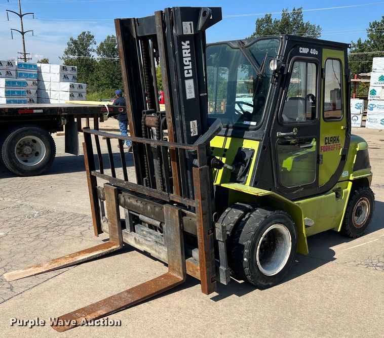 image for item NA9201 Clark CMP40D  forklift