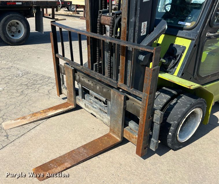 image for item NA9201 Clark CMP40D  forklift