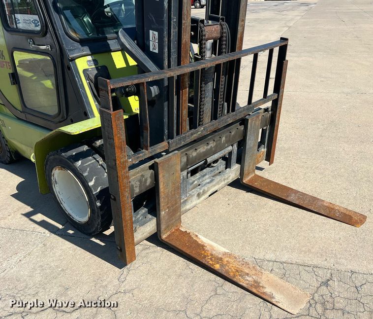 image for item NA9201 Clark CMP40D  forklift