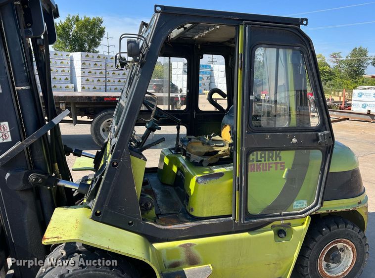 image for item NA9201 Clark CMP40D  forklift