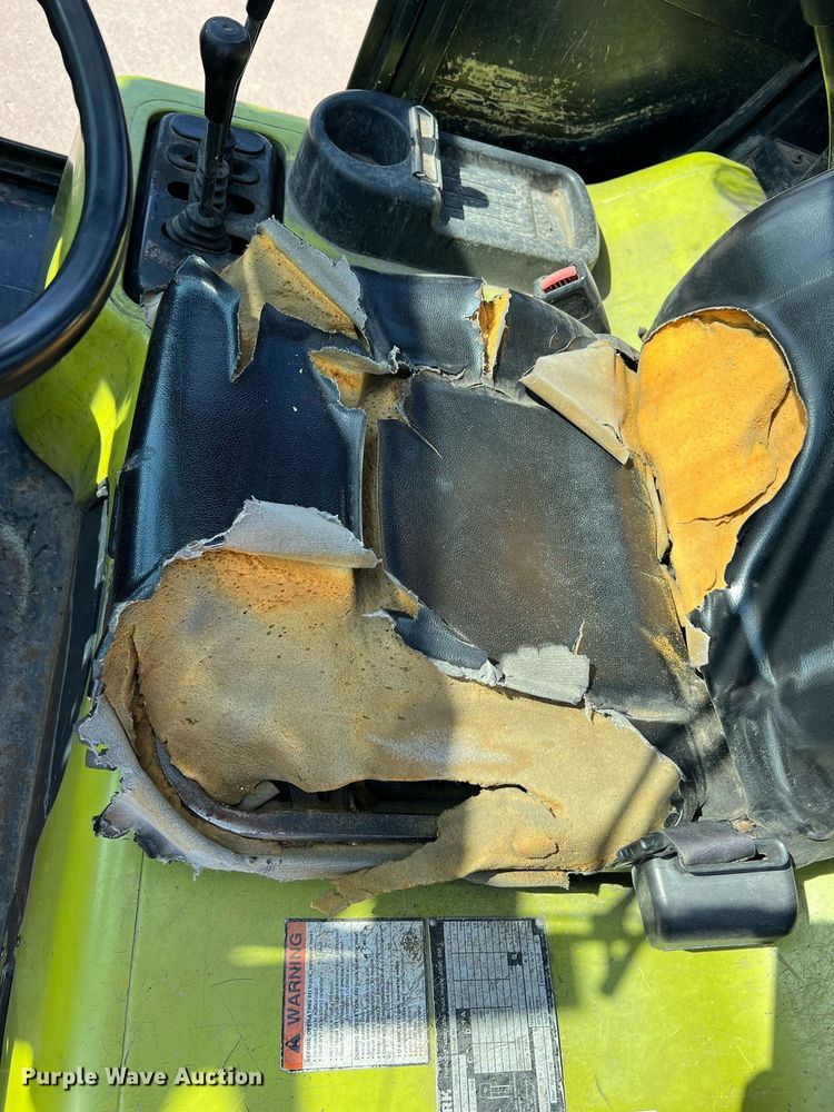 image for item NA9201 Clark CMP40D  forklift