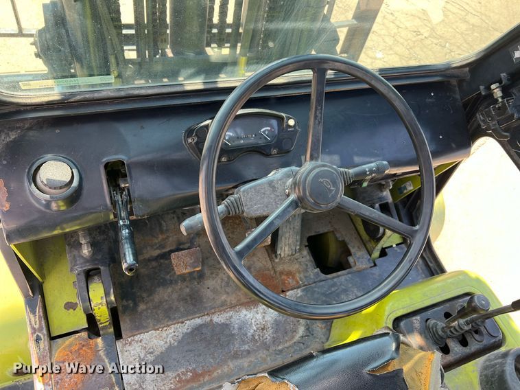 image for item NA9201 Clark CMP40D  forklift