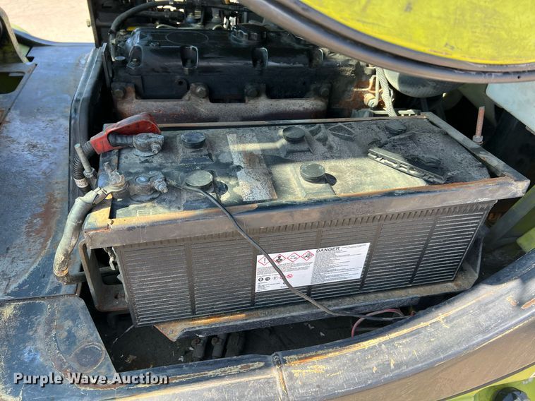 image for item NA9201 Clark CMP40D  forklift