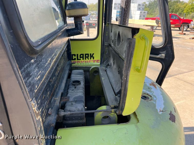image for item NA9201 Clark CMP40D  forklift