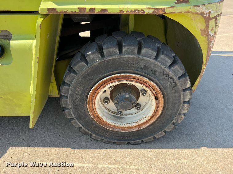 image for item NA9201 Clark CMP40D  forklift