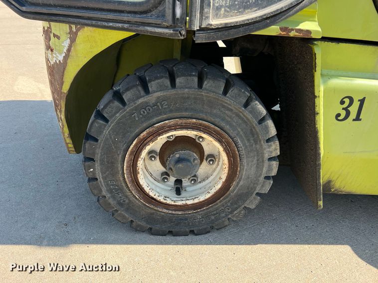 image for item NA9201 Clark CMP40D  forklift