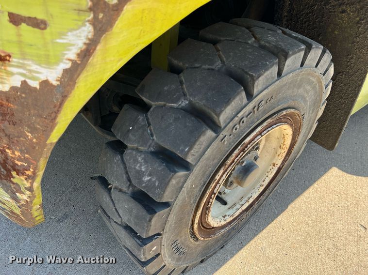 image for item NA9201 Clark CMP40D  forklift