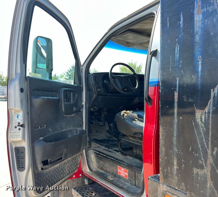 image for item NA9202 2006 Chevrolet C7500  dump flatbed truck