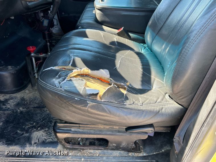 image for item NA9202 2006 Chevrolet C7500  dump flatbed truck