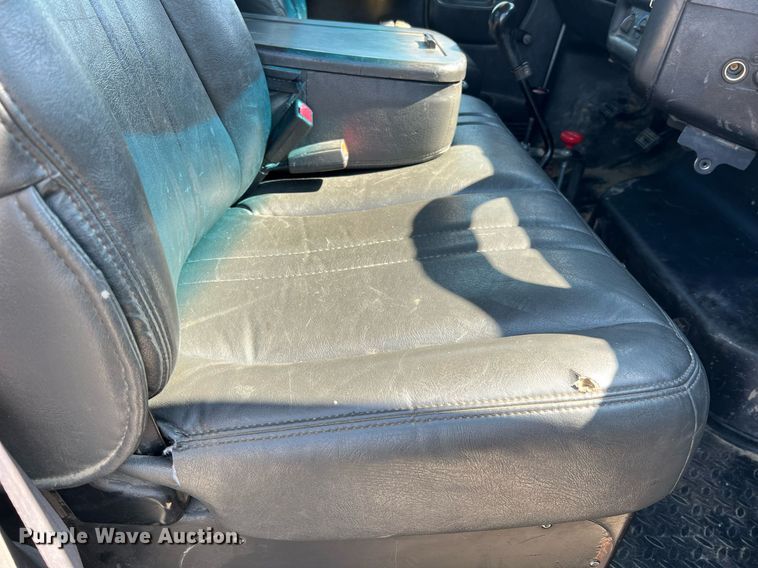 image for item NA9202 2006 Chevrolet C7500  dump flatbed truck